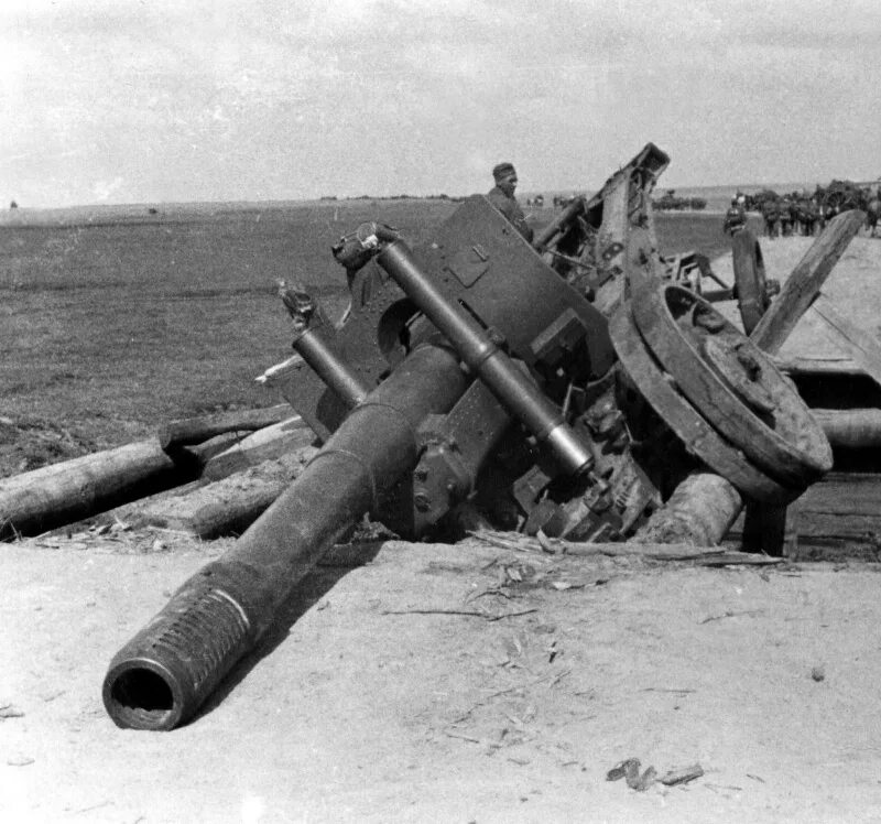 артиллерия вов 1941-1945гг. двинулись орудия. двинулись орудия. гаубицы ркка в 1941 году. двинулись орудия.