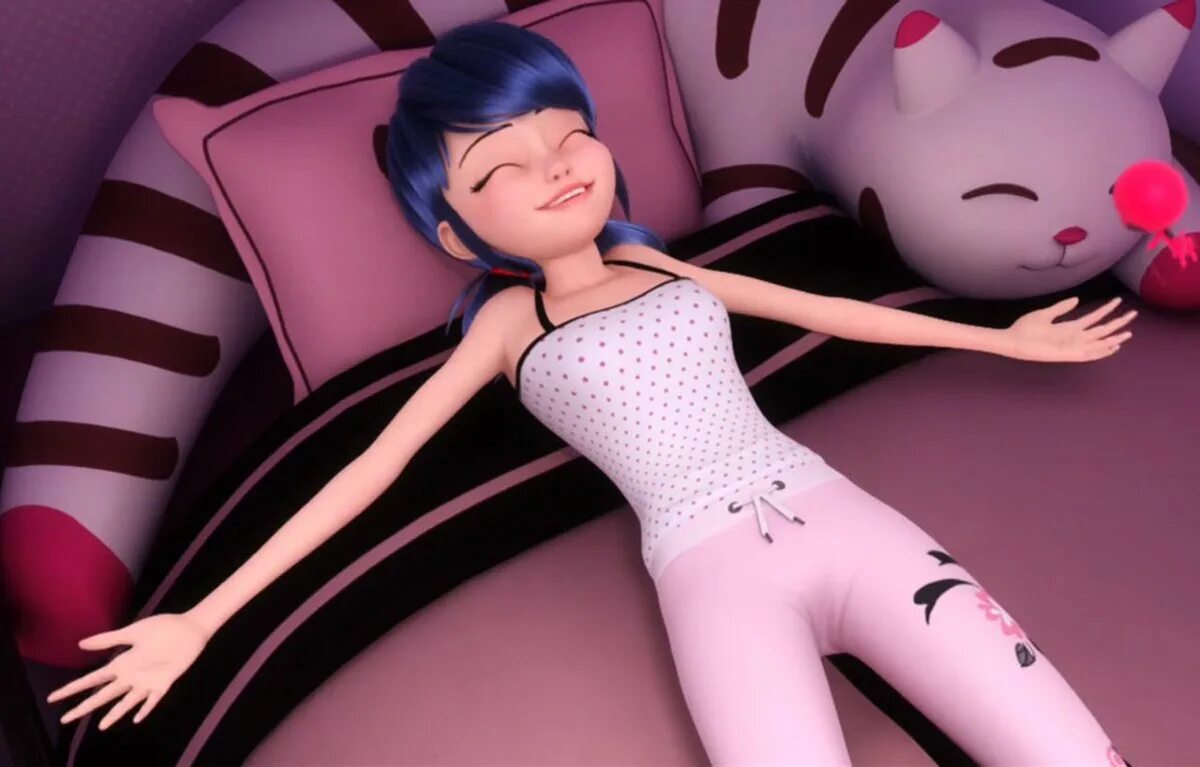 5. Дом маринетт дюпен чен. Кровати леди баг и супер кот. Постельное белье маринетт. Кпб леди баг и супер кот.