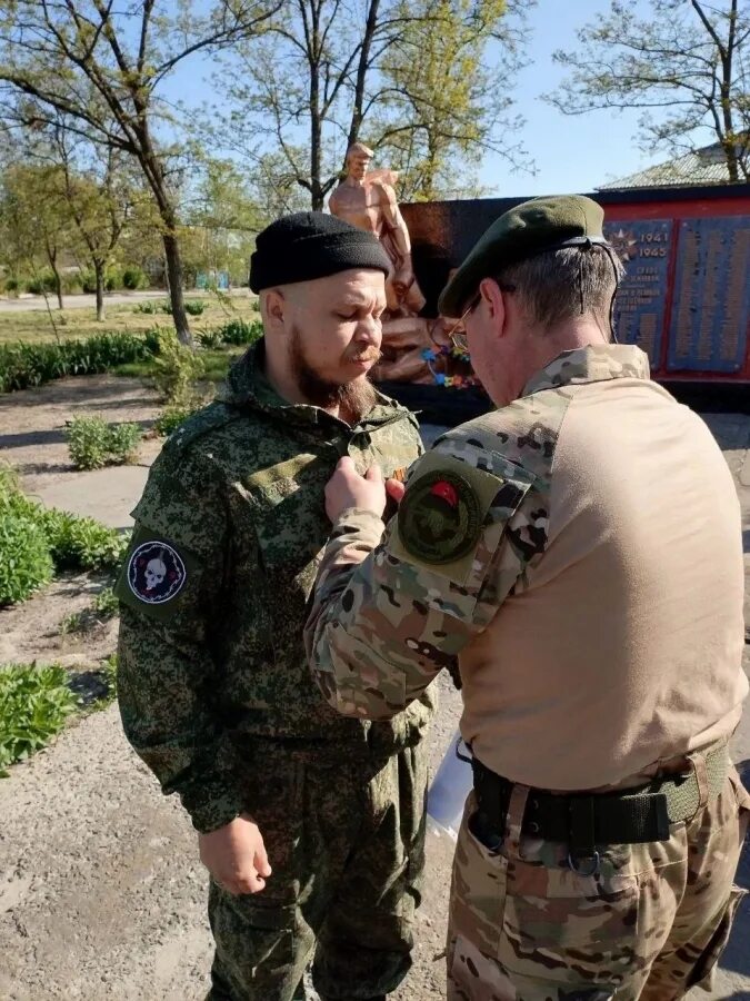 Боец с наградами РФ за сво. Бойцов сво наградили в Магдагачах. Награждение бойцов сво фото.