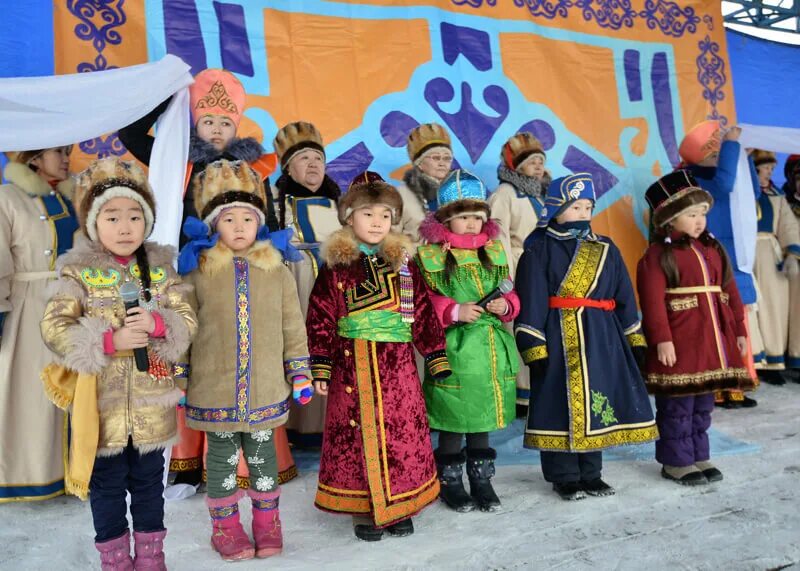 Одежда горно алтайск. Чага байрам Горно-Алтайск. Чага байрам. Праздник чага байрам Республика Алтай. Алтайский праздник чага байрам.