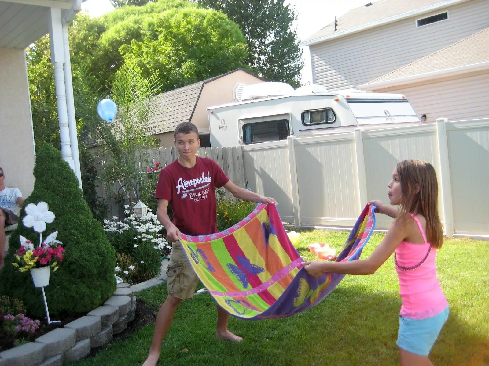 All other kids with the pumped. Water Balloons Toss game. Water Balloons Toss. Pumped of Kids одежда. Happy Kids Pump Water.