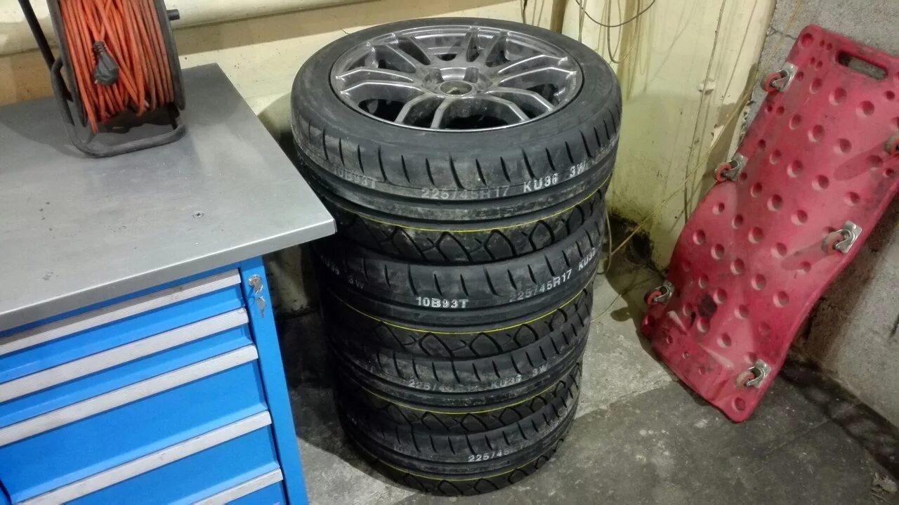 Kumho r18 лето. Kumho Ecsta ku36. Kumho Ecsta XS. Ecsta XS ku36. 6. Kumho Ecsta XS ku36.