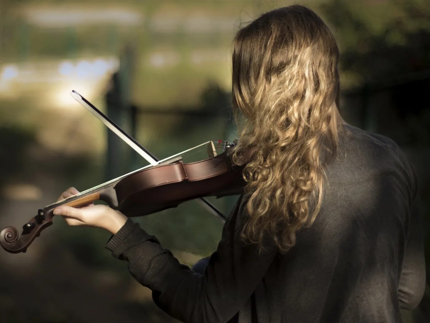 Violin музыка. Девушки со скрипкой. Красивая девушка со скрипкой. Девушка музыкант. Девочка со скрипкой.