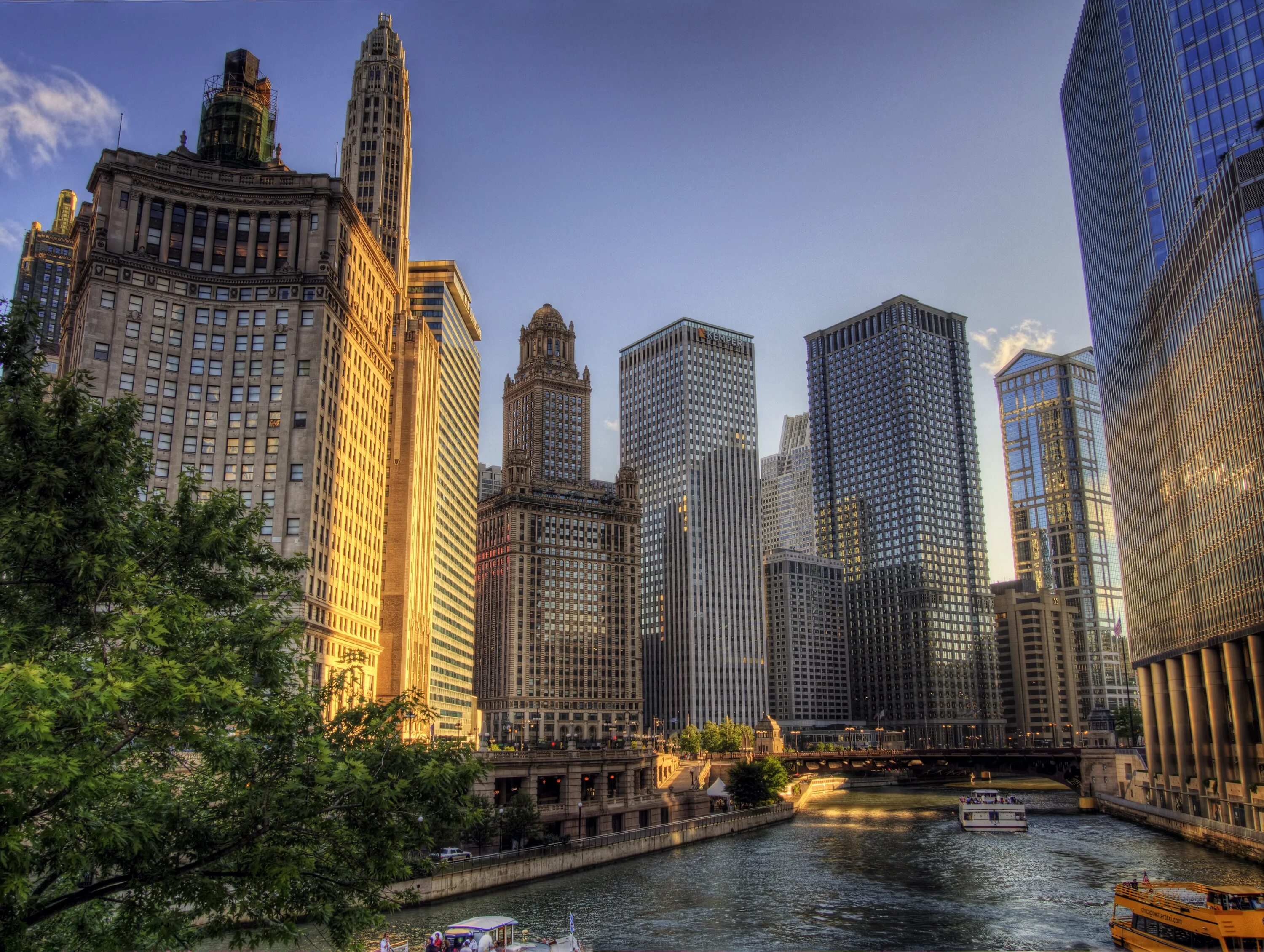 Три крупных города сша. Чикаго финансовый центр. Небоскребы Чикаго. Чикаго город небоскребов. Чикаго (Иллинойс) достопримечательности.