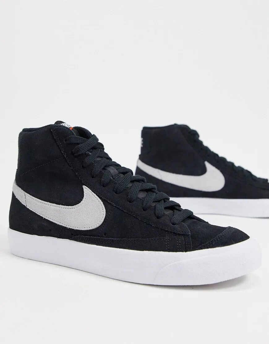 Блейзеры найк оригинал. Nike Blazer Mid 77 Black. Nike Blazer Mid 77 Suede Black. Nike Blazer Mid 77 черные замшевые. Nike Blazer Mid 77 Vintage Suede Black.