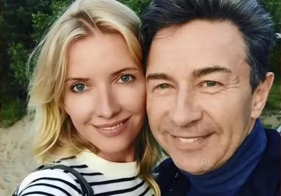 Сколько лет певцу валерию сюткину