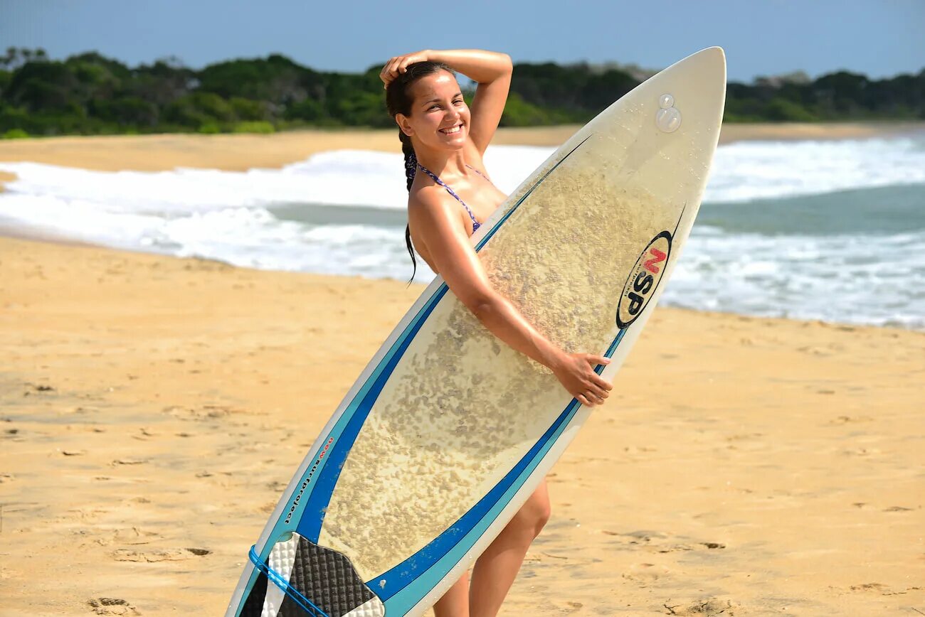 Surf шри ланка. Велигама Шри Ланка серфинг. Серф школа Шри Ланка. Хиккадува серфинг.