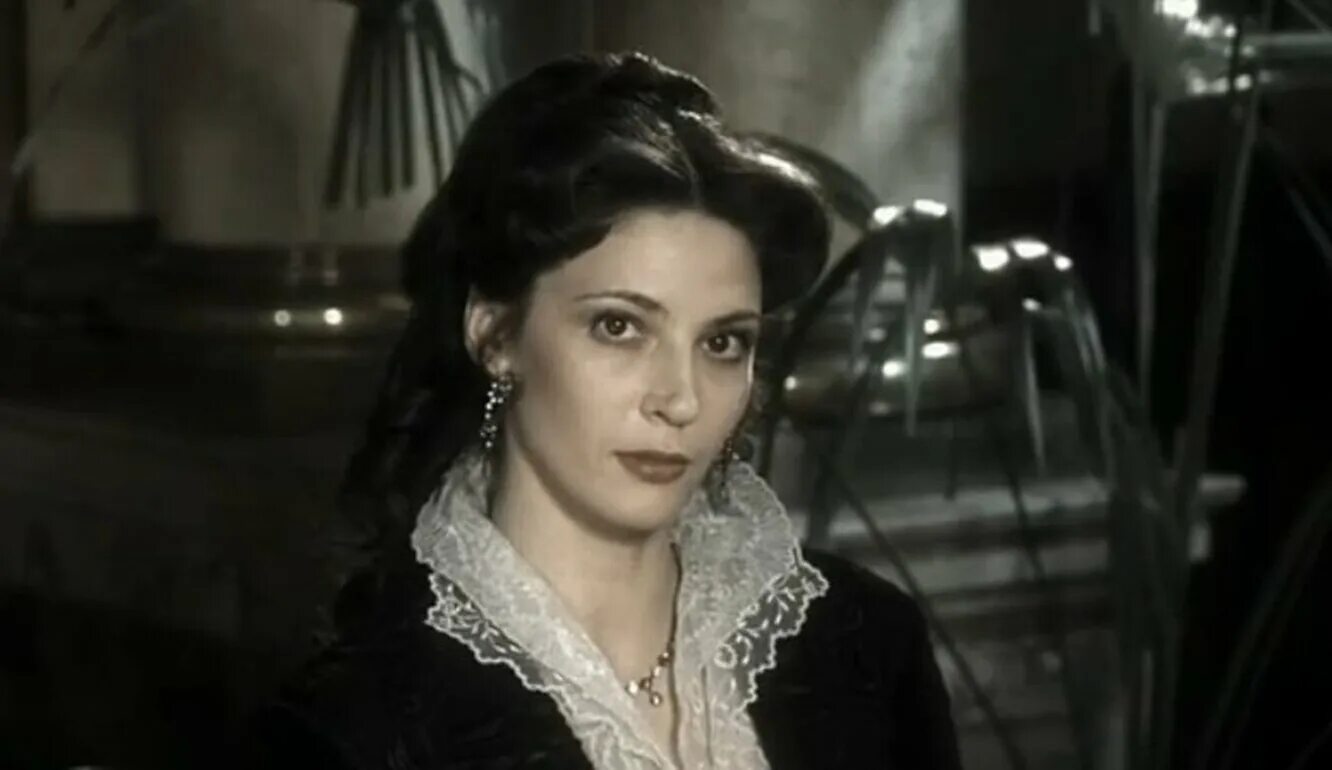 Роль настасьи филипповны в идиоте. Идиот 2003 лидия вележева. Настасья филипповна барашкова лидия вележева. Достоевский идиот настасья филипповна. Лидия вележева настасья филипповна.