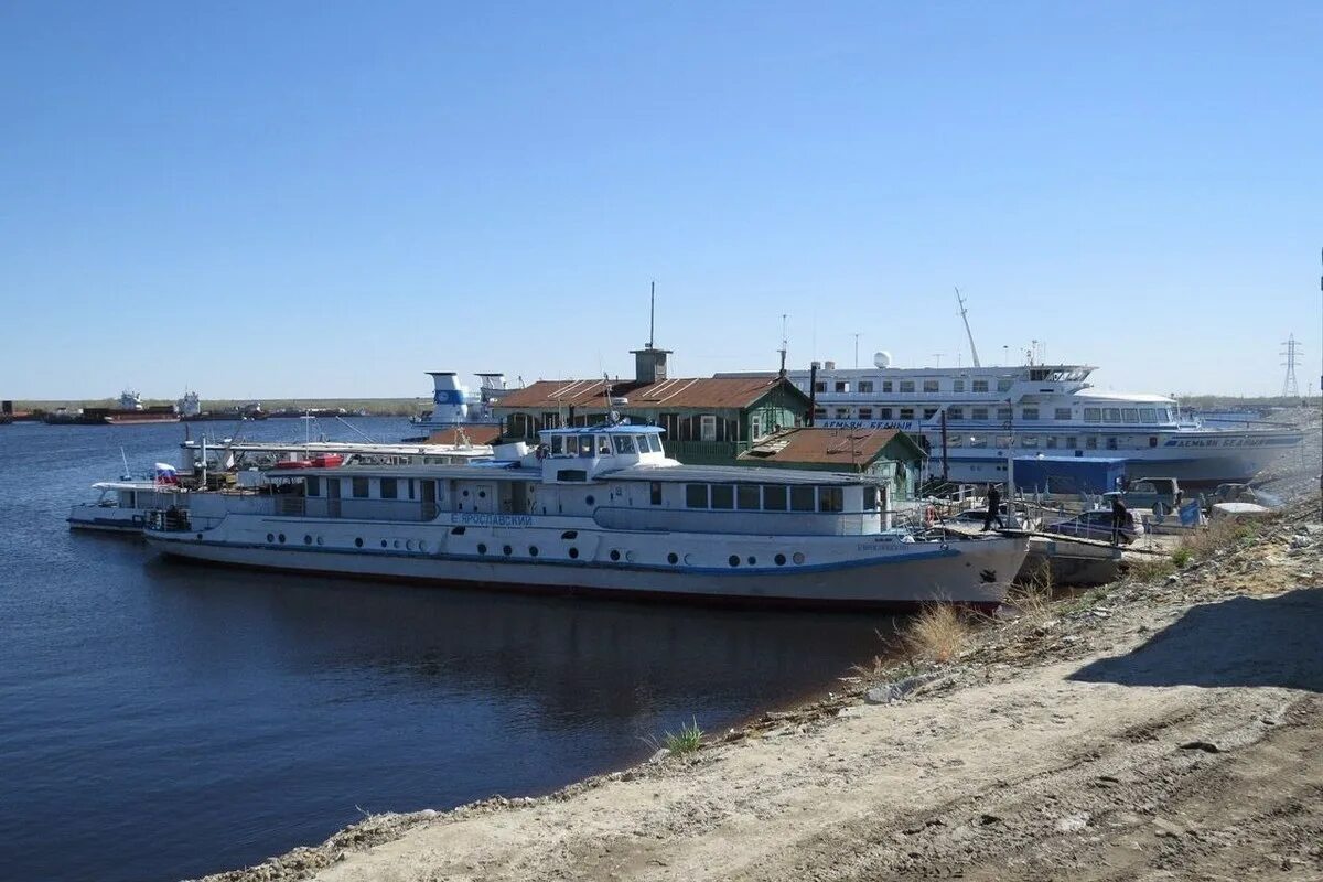 Якутск тикси теплоход. Теплоход ярославский якутск олекминск.