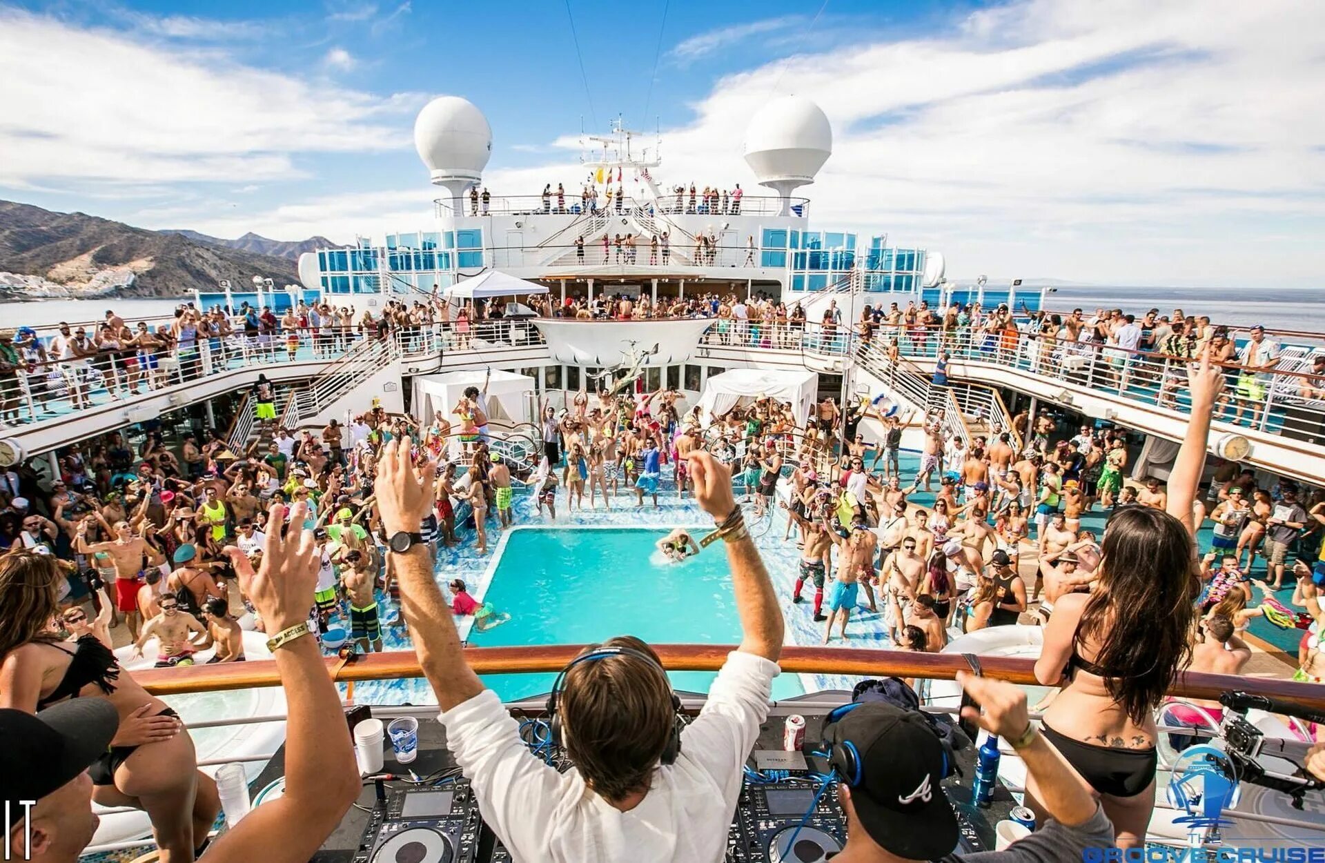 круиз вирджин вояж. круизная компания virgin. круизы компании virgin. круизы компании virgin только 18. круизы компании virgin что там происходит.