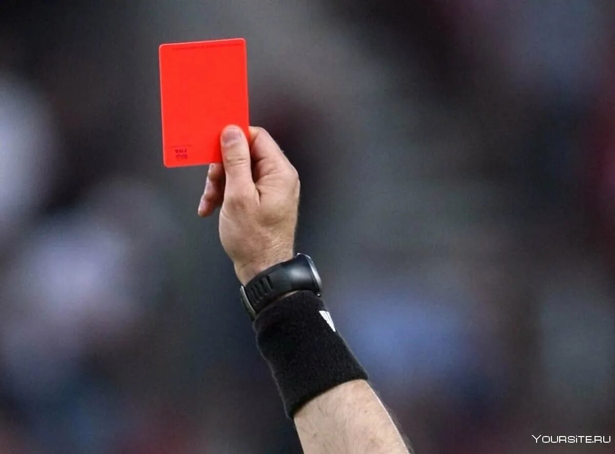 Красная карточка. Красная карточка в футболе. Красная футбольная карточка. Карточка и красная карточка для футбола.