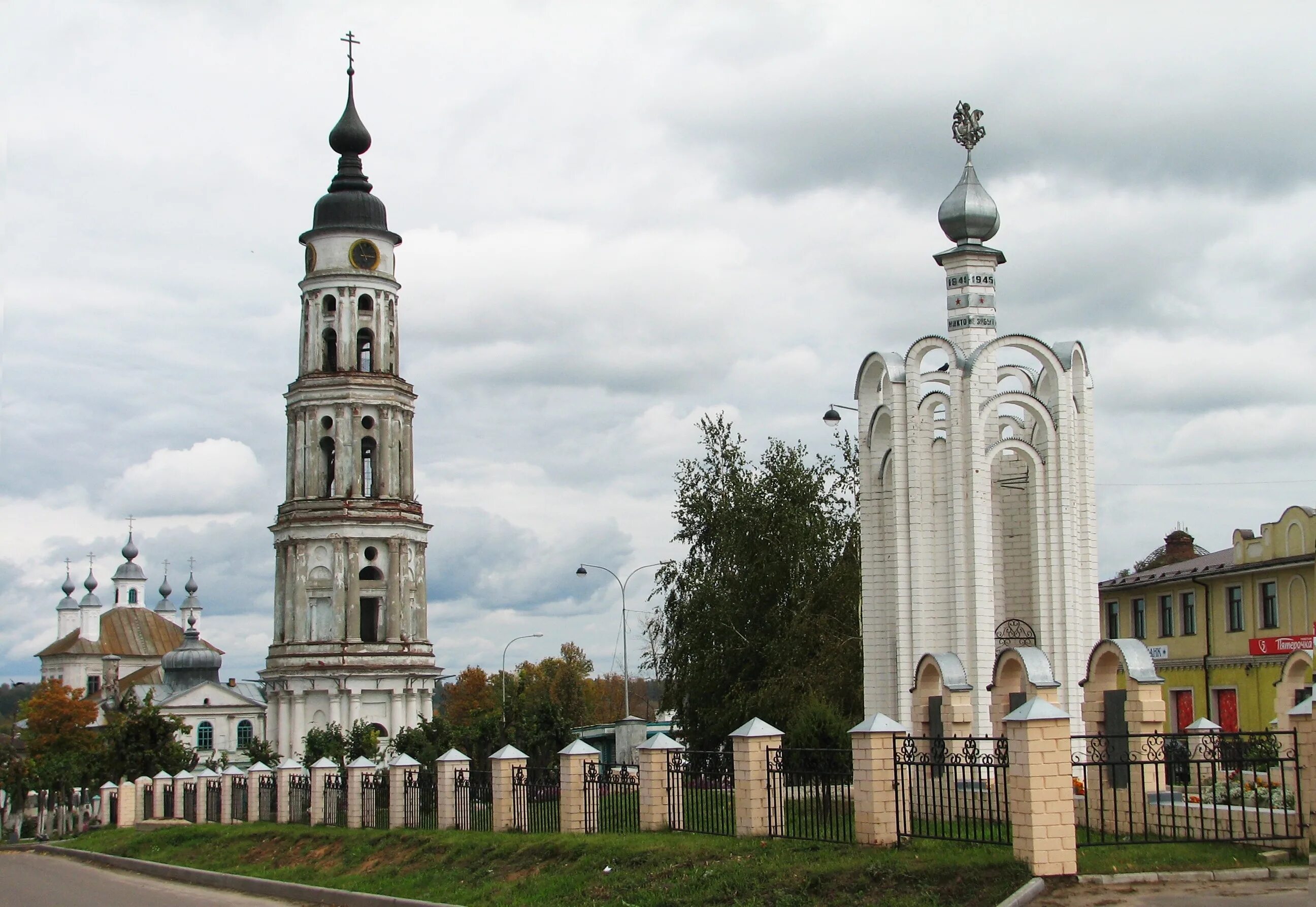 Погода лежнево ивановской неделю. Поселок Лежнево Ивановской области. Храм Лежнево Ивановская область. Колокольня в Лежнево Ивановской. Лежнево Ивановская область достопримечательности.