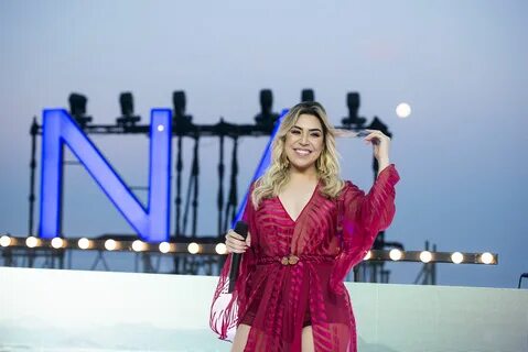 Naiara Azevedo cita dificuldade ao escolher looks:'Quadril largo e per...