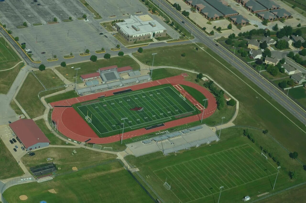 School stadium. Стадион корейской школы. Стадион для школы проект реальные. 65 Школа стадион. Проект 24 школы стадион.