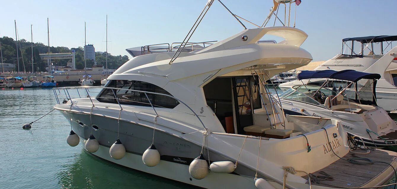 Antares ingens locus. Бенету Антарес 42. Beneteau Antares 30 Fly. Яхта Антарес 42. Бенетау 760.