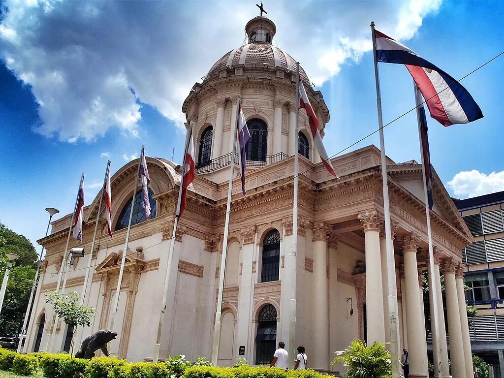 Национальный пантеон героев парагвай. Парагвай асунсьон. Асунсьон столица. Аргентина реки парана уругвай парагвай. Paraguay.