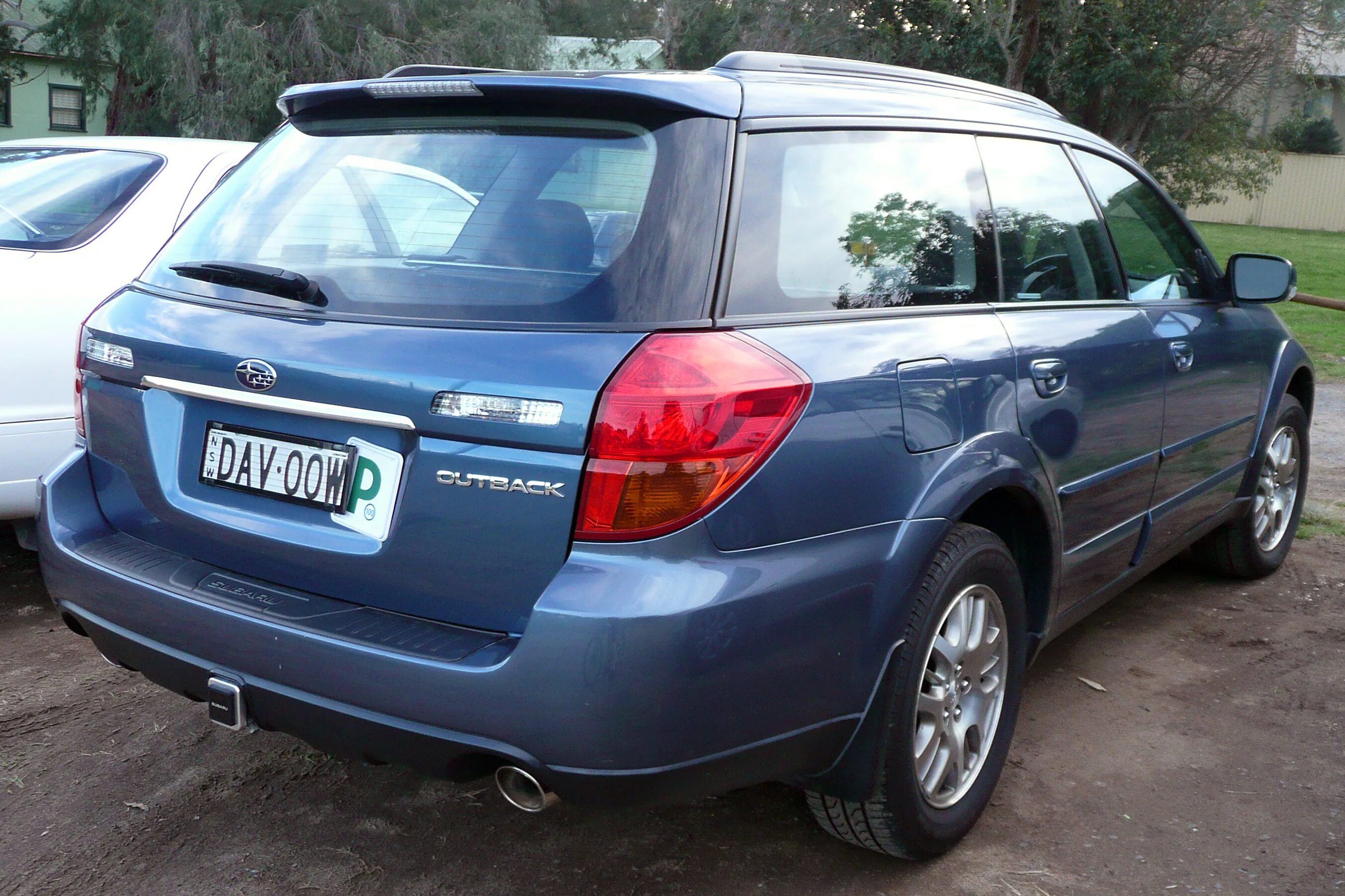 Субару аутбек задний купить. Subaru Outback 2006 2.5. Subaru Outback 2006. Subaru Legacy Outback 2006. Субару Аутбек 2003 2.5.