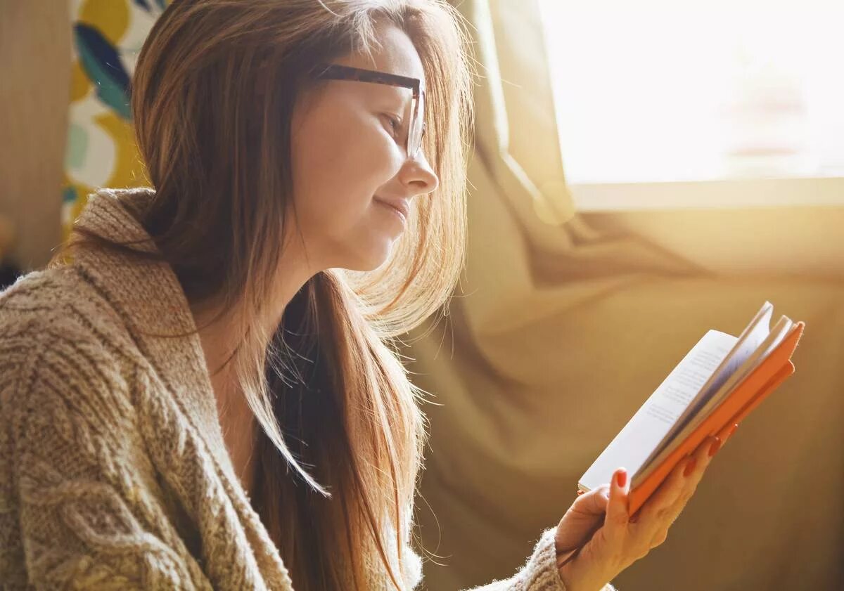 Who reads stories