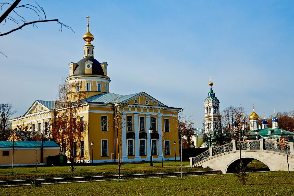 рогожское кладбище в москве. храм святителя николая мирликийского на рогожском кладбище. русская православная старообрядческая церковь рогожский поселок. рогожское старообрядческое кладбище. рогожская слобода старообрядцы.