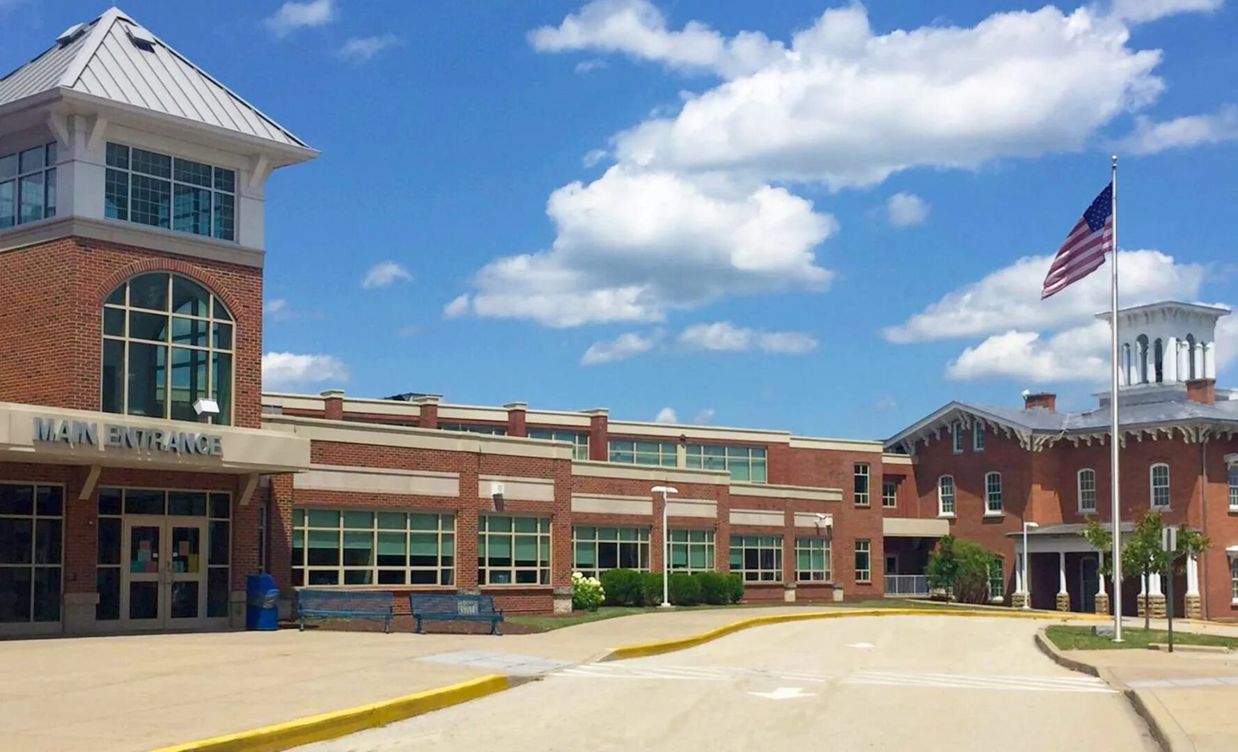 частная школа philip exeter new hempshir. школа сша здание. американские государственные школы. американские государственные школы. здание средней школы америка.