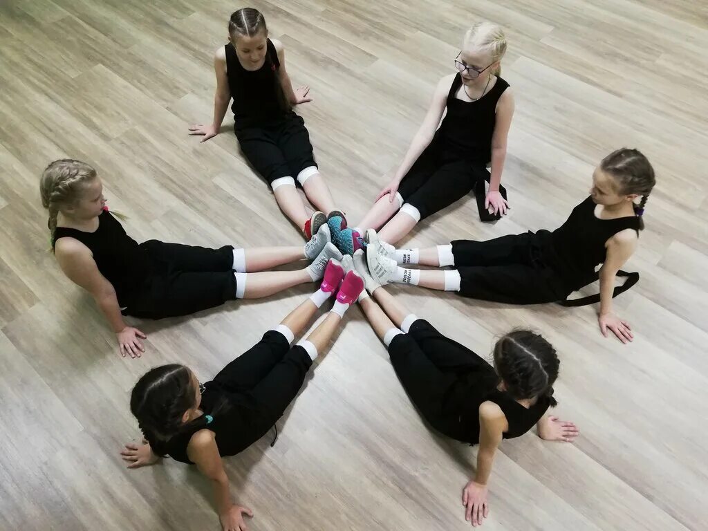 Ларива дэнс омск. Студия танца perfect. Екатеринбург школа танцев перфект преподаватели. Перфект омск. Челябинская скакалка видео.