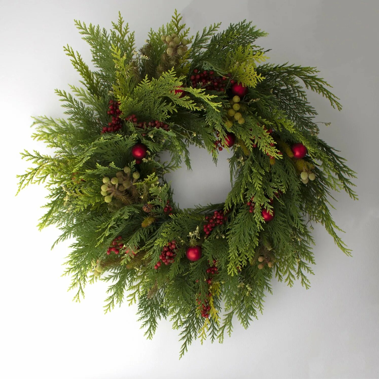 новогодняя композиция из можжевельника