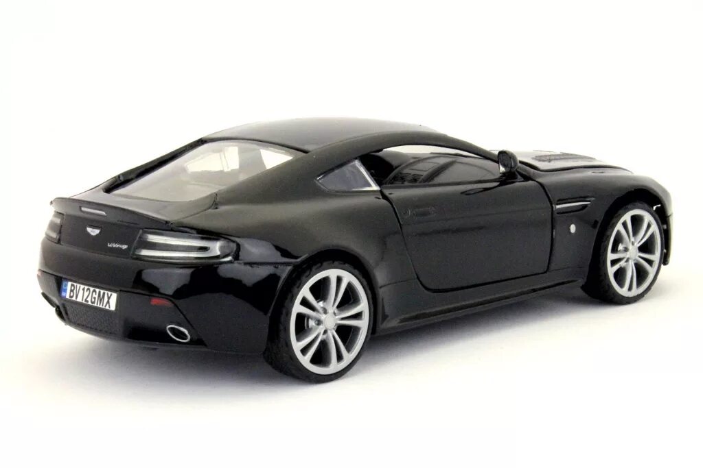 Motormax 1 24 Aston Martin. Aston Martin 1/24. Aston Martin Vantage игрушка. Лучшая модель машинки