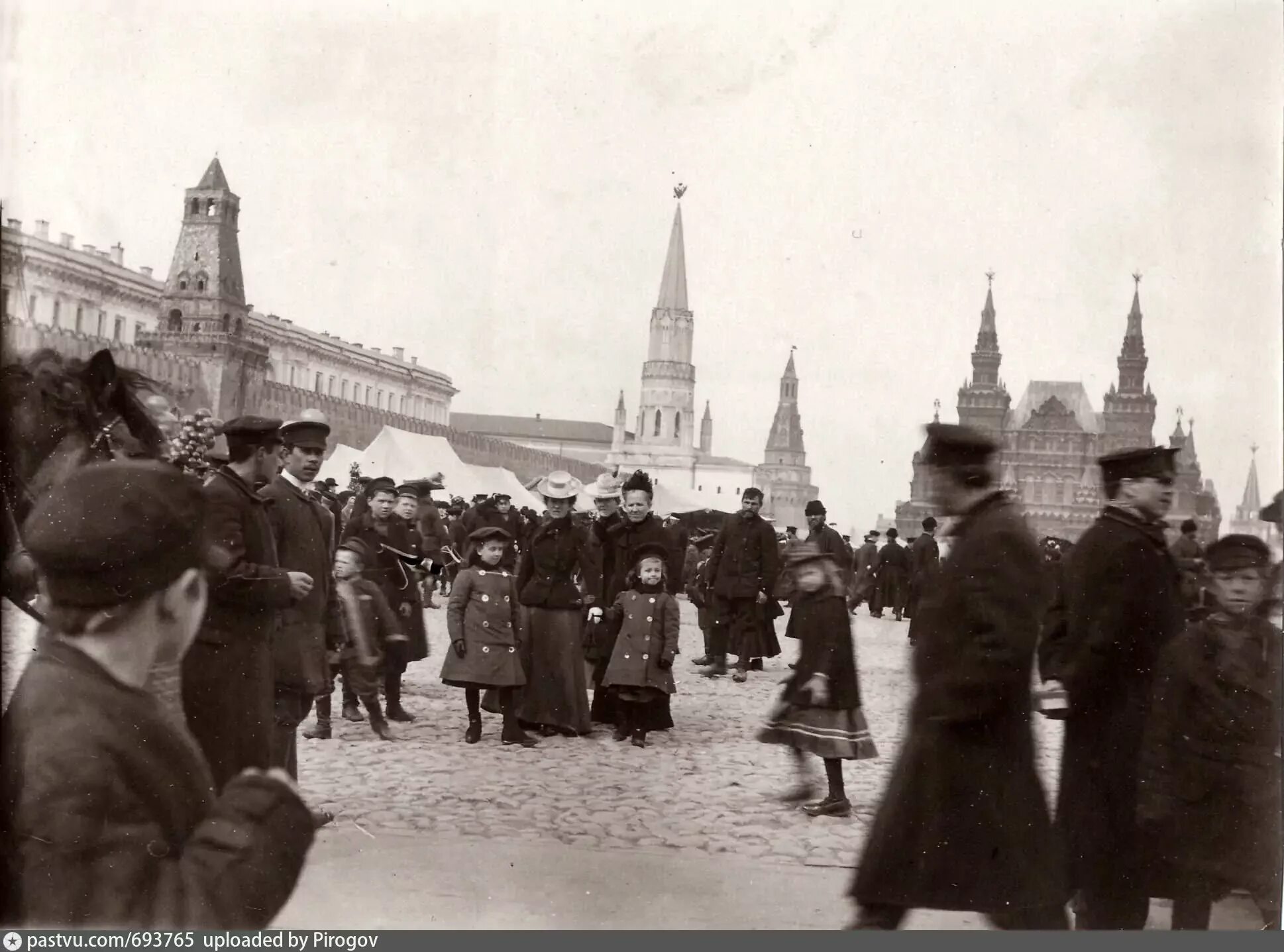 Москва 1900 год красная площадь. Москва красная площадь 1910. Москва красная площадь 1922. Вербный базар на красной площади 1916.
