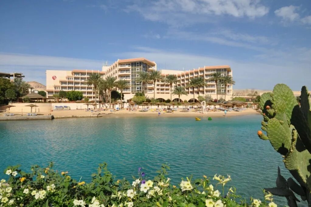 Marriott hurghada 5. Отель Марриотт Хургада. Марриотт Бич Резорт. Hurghada Marriott Beach Resort 5 Египет Хургада. Magic Beach Hotel 4 Хургада.