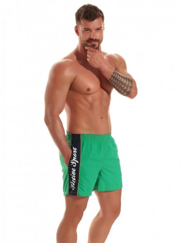 Шорты для плавания Jolidon. Шорты ido (зеленый). Зелёные шорты мужские. Мужчина в зеленых шортах. Шорты звездочка