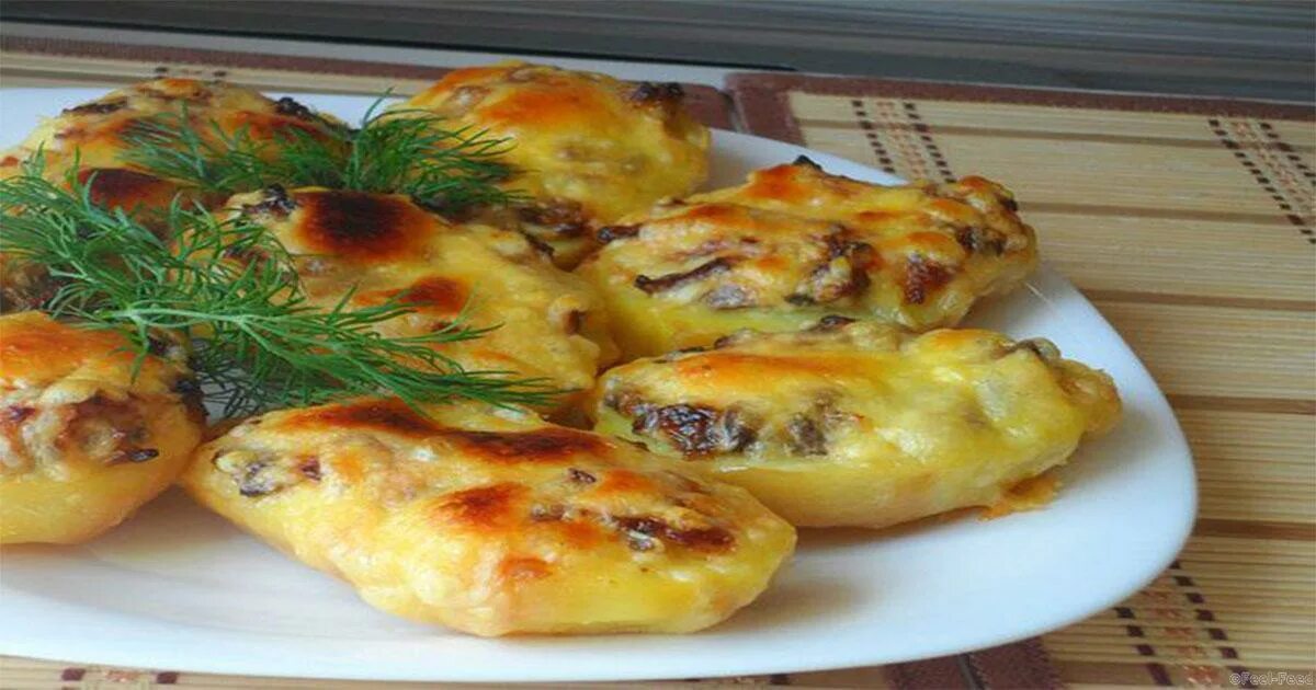 Пальчики с грибами. Картофель фаршированный фаршем запеченный в духовке с сыром. Креветки с картошкой в духовке.