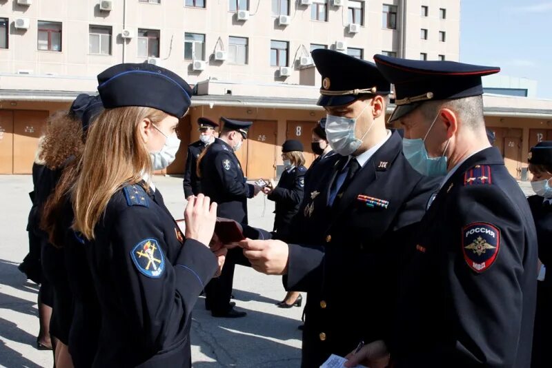 Переход на летнюю форму мвд 2024. Летняя форма полиции. Полиция Ханты-Мансийска. Перешли на летнюю форму полиция. Переход на летнюю форму одежды МВД какого числа.