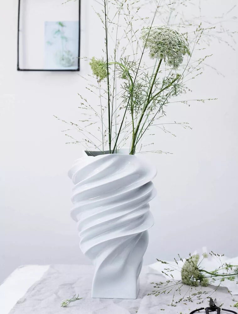 ваза необычной формы. дизайнерская ваза. оригинальные вазы каталог. ваза антик флауэрс португалия. необычные вазы.