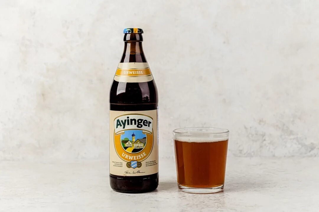 Пиво ayinger купить. Айингер Урвайссе. Пиво Айингер Урвайссе. Айингер лагер Хелль пиво. Ayinger пиво пшеничное.