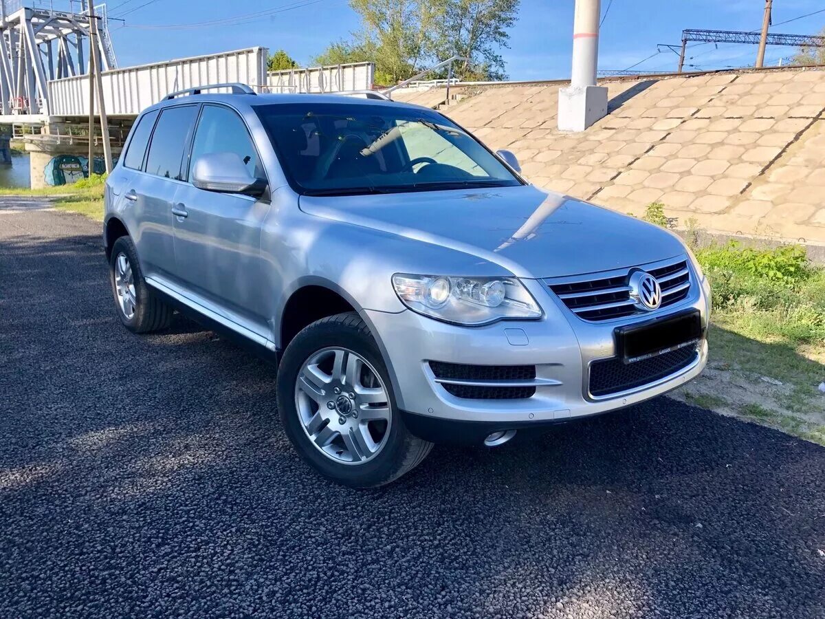 Машина Volkswagen Touareg 2007. Фольксваген Туарег 2007 серебристый. Туарег 2007 Рестайлинг. Фольксваген Туарег 3 серебристый.