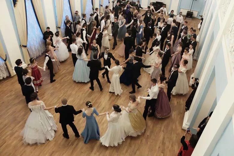 Балл в 19 веке. Бал в усадьбе рукавишниковых 2022. Манхэттенский бал. Как пройти бал 4. Балы в екатерининском дворце 19 века.