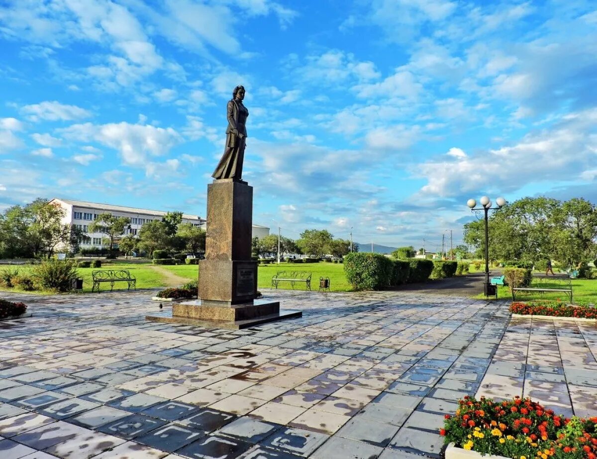 Черногорский городской сайт. Памятник вере Баландиной в Черногорске. Хакасия город Черногорск. Памятники Черногорска Хакасия. Достопримечательности города Черногорска Республика Хакасия.