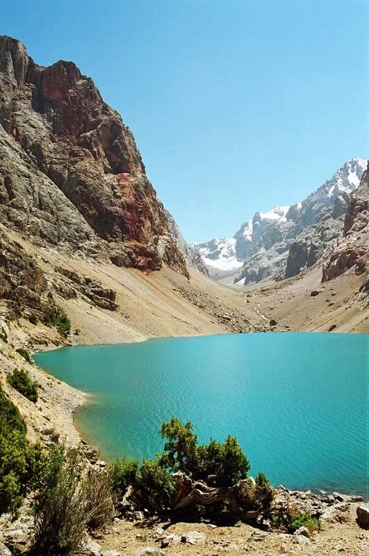 Куликалон. Озеро Куликалон Таджикистан. В природе Артуч. Кули Калон Артуч фото.