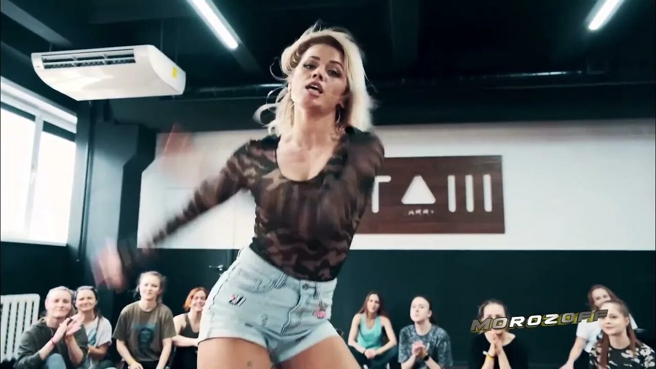 Девушки из клипов dj val. Dj val – pump da bass. Студия dj val. Dj val ha do di. Dj val - ди кей remix (2022).