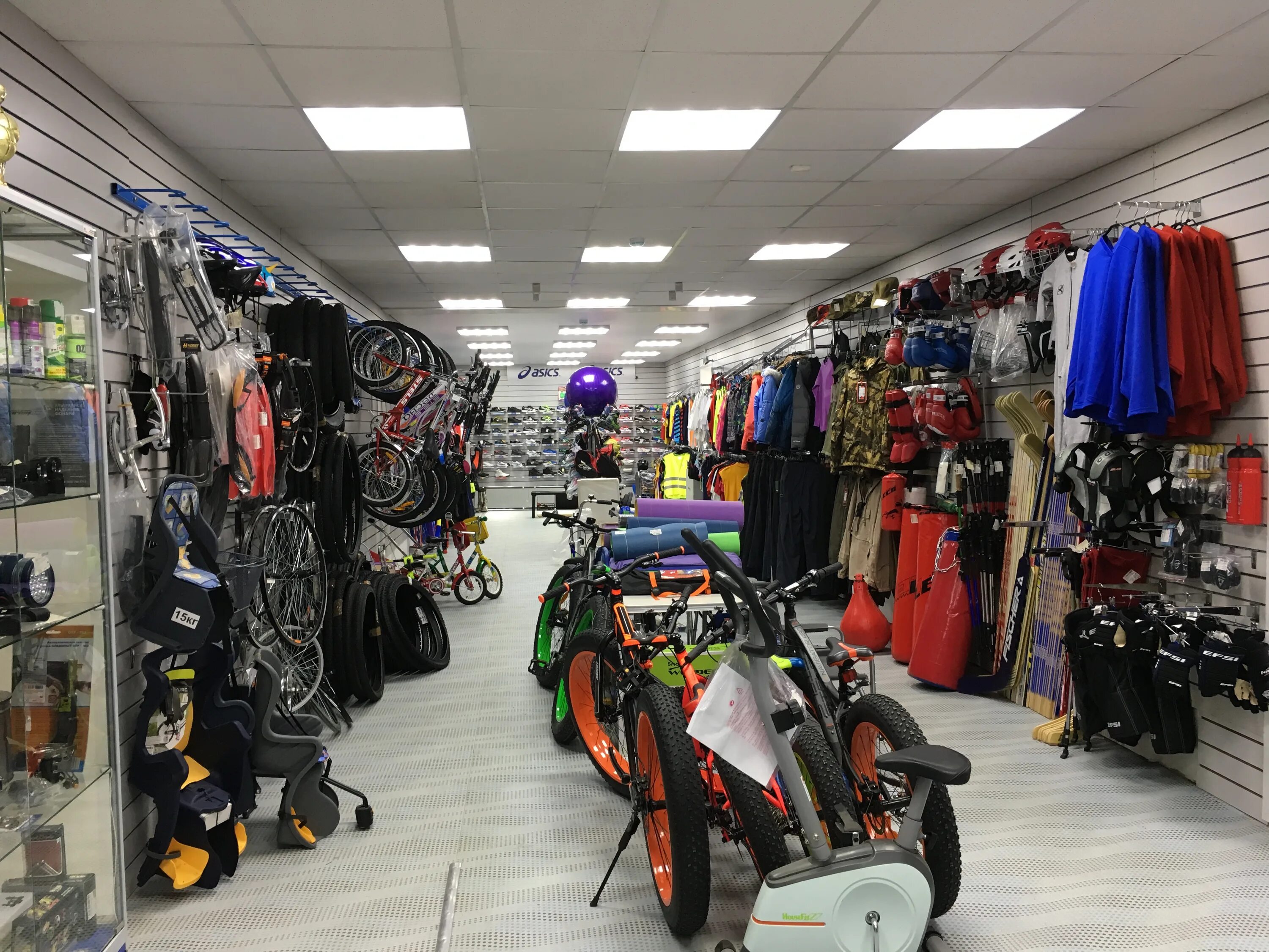 Торговый центр комсомолец новоуральск. Новоуральск одежда. Новоуральск · улица ленина, 56. Комсомольская 12 новоуральск. Трц новоуральск.