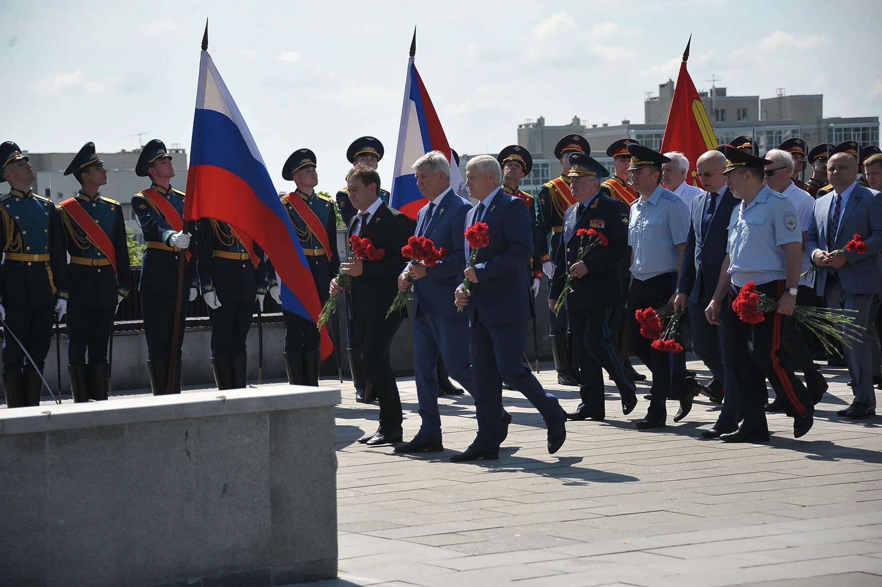 Возложение венков 22 февраля Воронеж. Возложение цветов Воронеж 22 февраля. Возложение цветов 22 июня Алушта в 2017 году. Возложение цветов к Вечному огню 22 июня 2023 в КБР. 22 июня воронеж