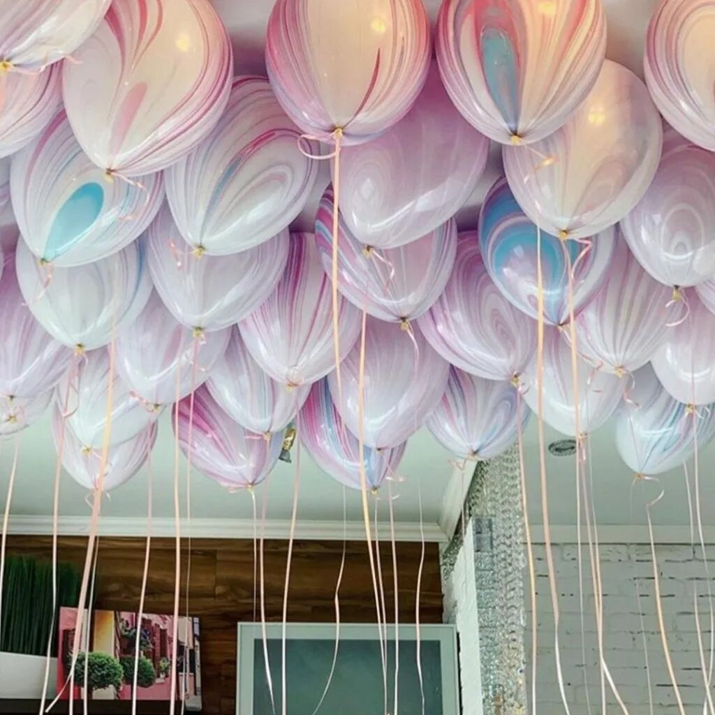 Доставка потолок шар. Воздушные шарики под потолок. Гелиевые шары под потолок. Розовые шары под потолок. Воздушный шар под потолок.