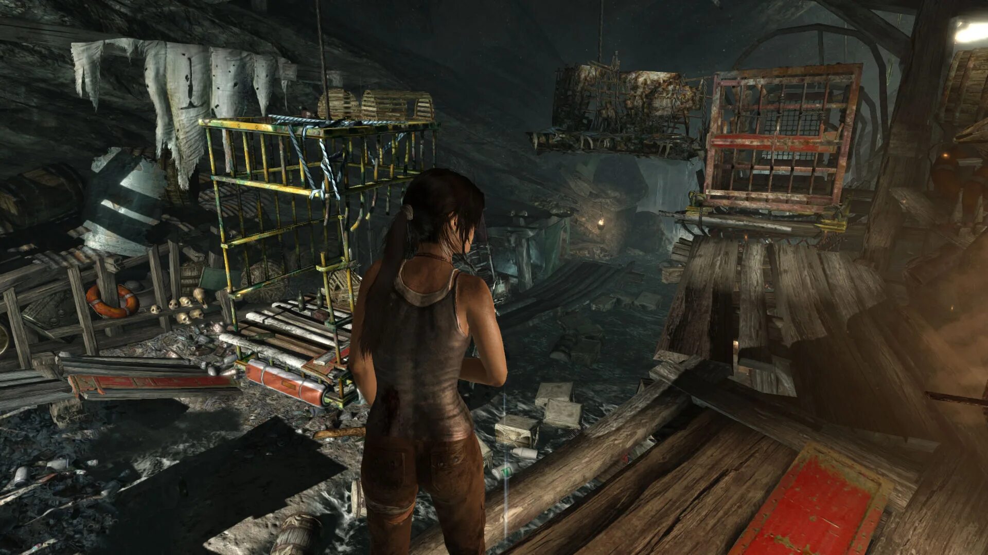 Жанр игры с сюжетом. Tomb Raider игра 2013 screenshot. Томб Райдер 2013 Райдер. Томб Райдер 2013 они.