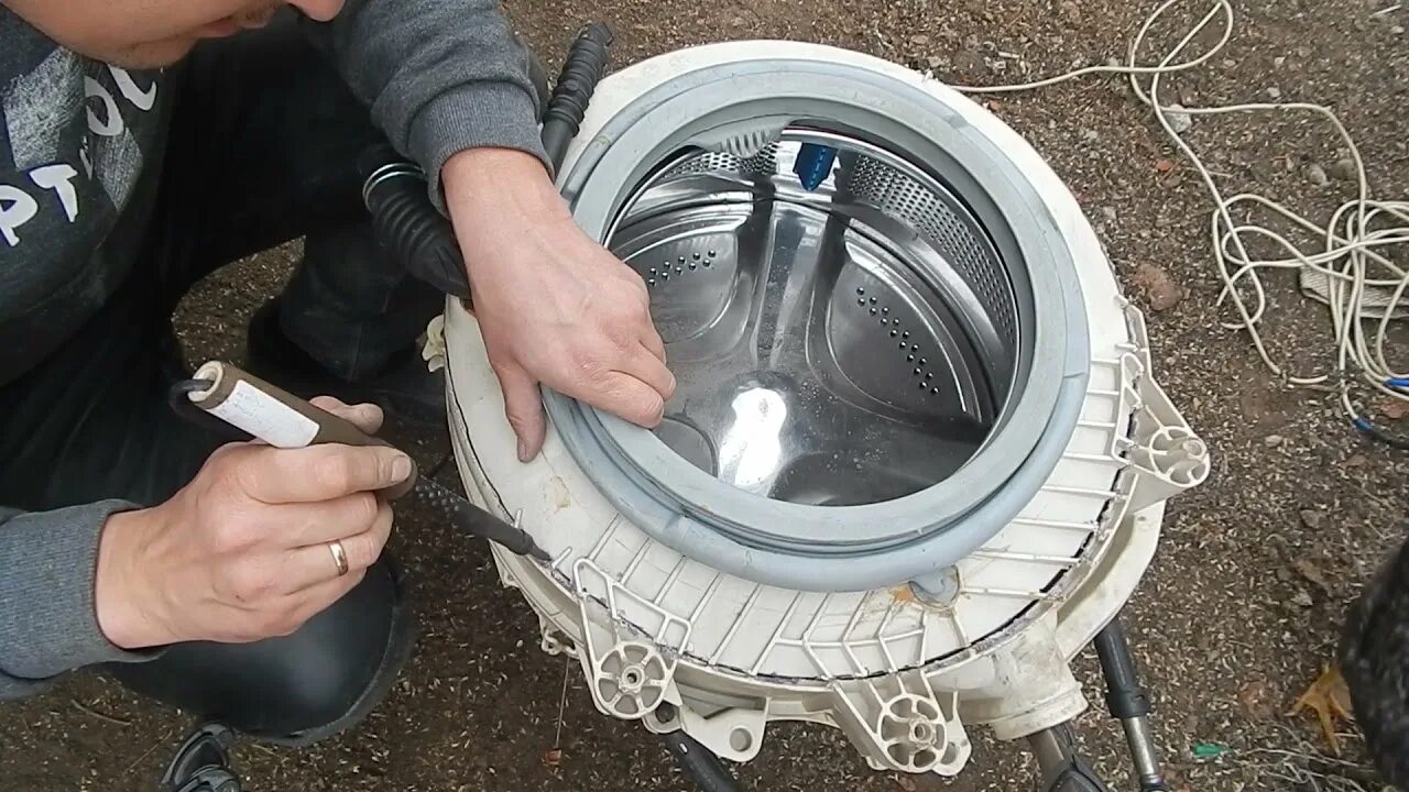 Бак стиральная неразборный. Стиральные машины индезит с металлическим баком. запайка бака стиральной машины. паяный бак в стиральной машине. пластиковый бак стиральной машины.