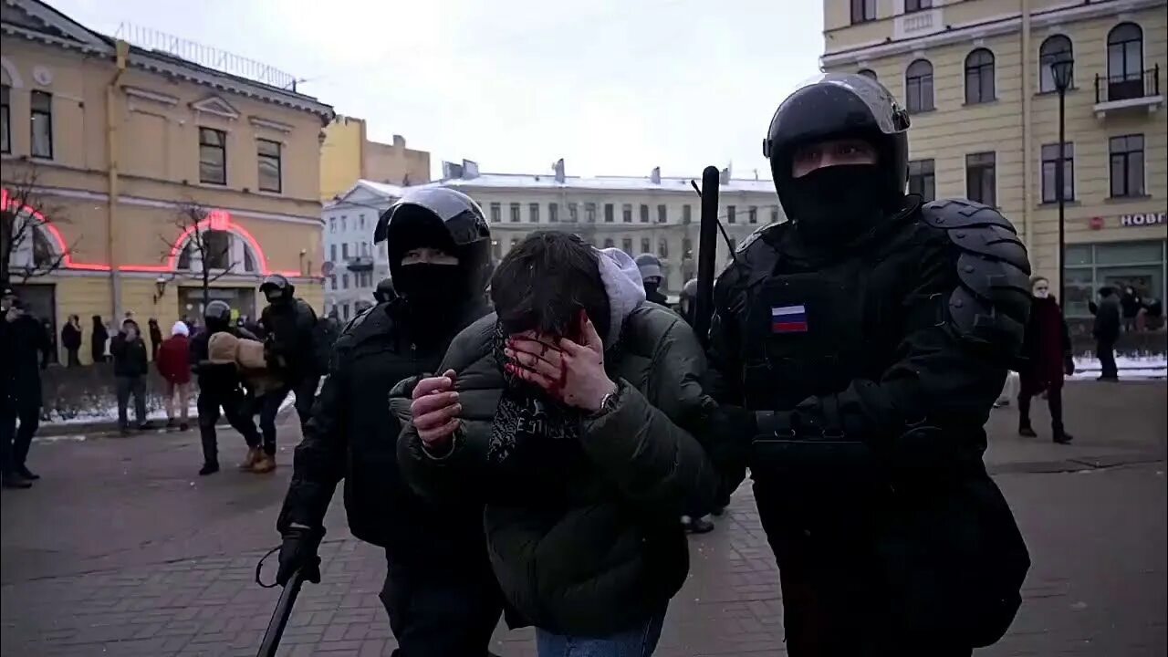 ОМОН Москва. Протесты в Петербурге. Избить дубинкой