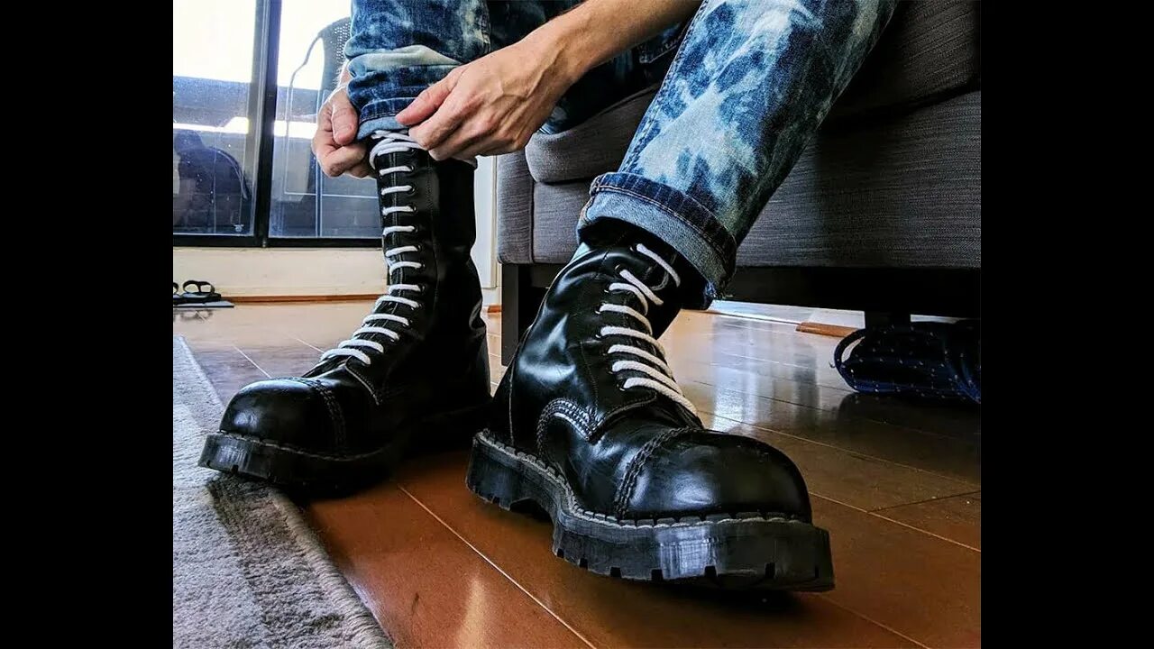 коричневые шнурки на берцах. ботинки для охоты acropolis. ботинки corcoran jump boots. Dr martens 1460 у скинхедов на жёлтых шнурках. коричневые шнурки на берцах.