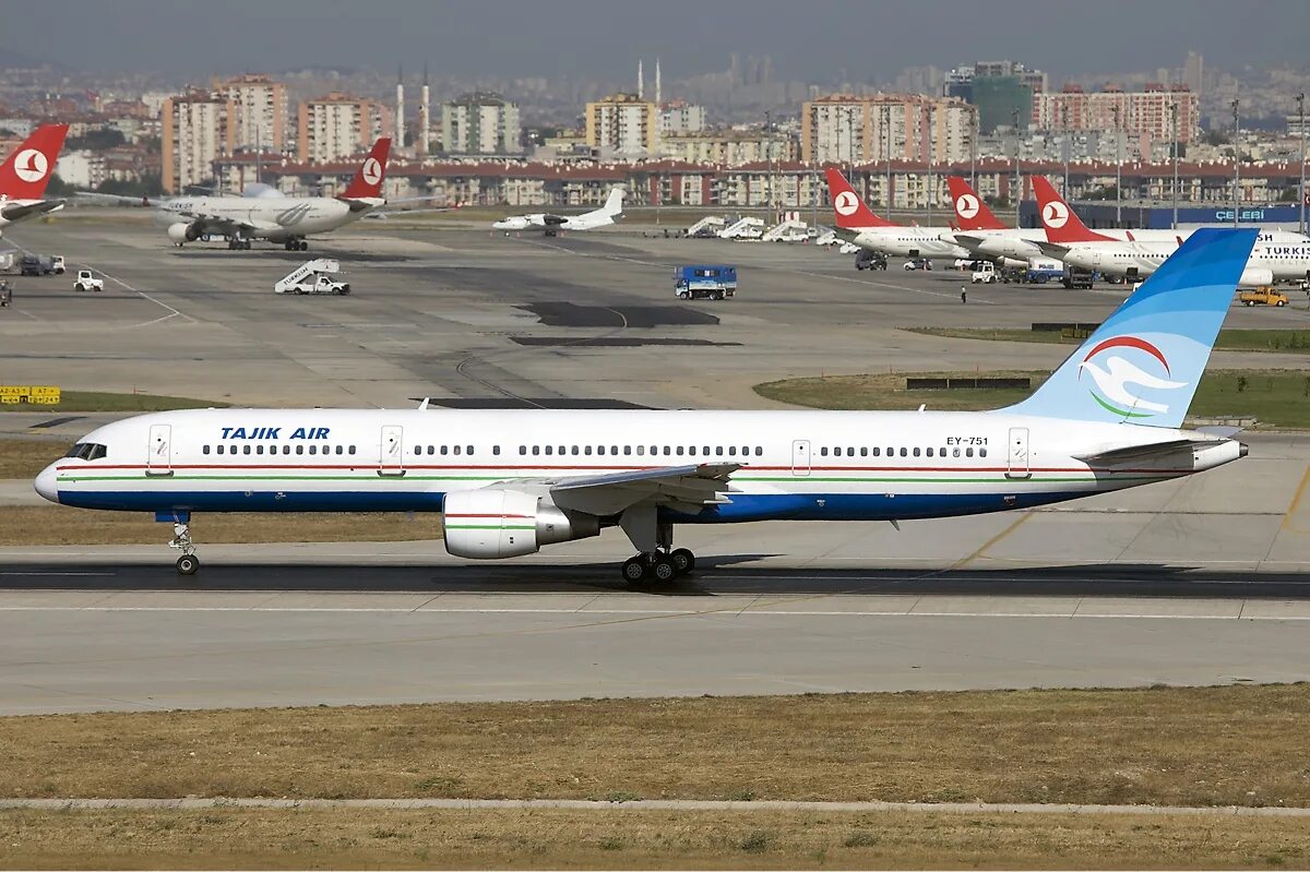 Авиакомпания Tajik Air. Боинг 757 200 таджик Эйр. Таджик Эйр Боинг 747. Ey-751 Boeing 757.