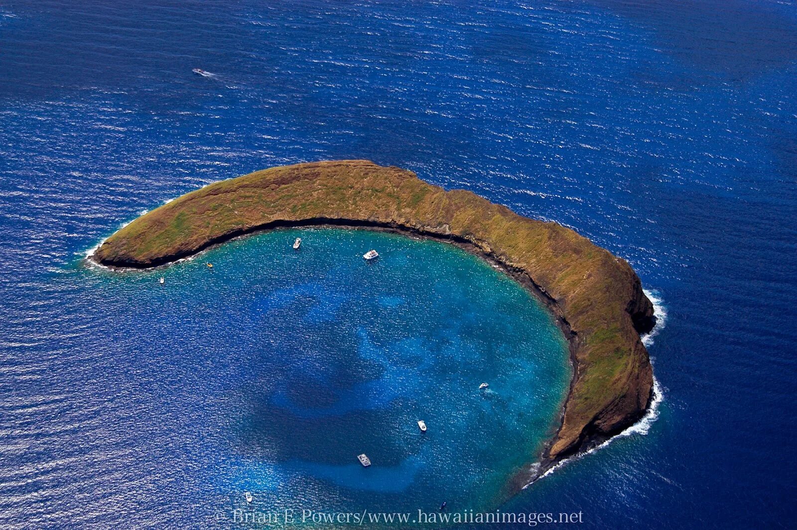 остров молокини, гавайи. атолл молокини. остров молокини, гавайи. кратер молокини, гавайи. остров полумесяца.
