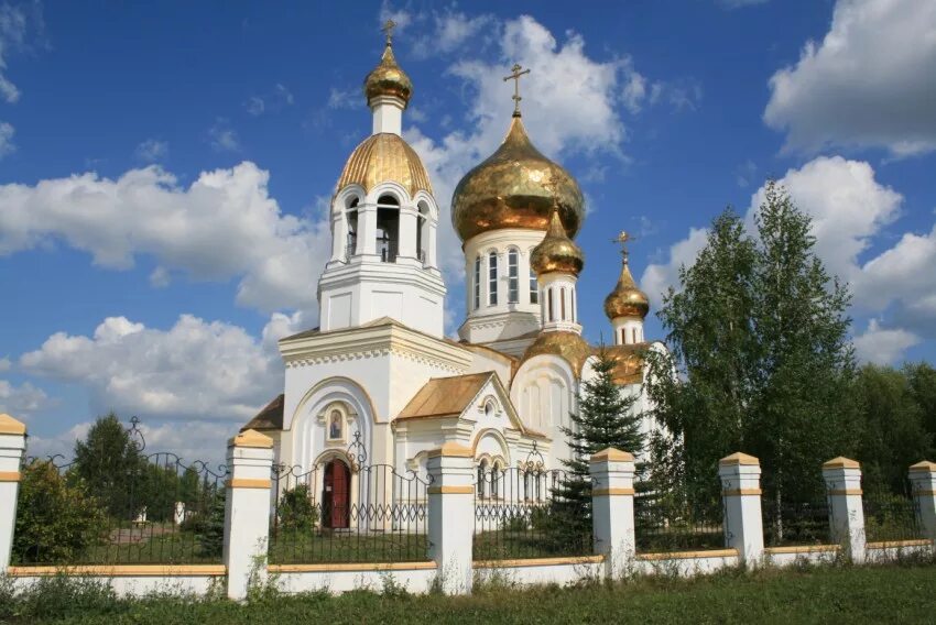 Храм Благовещения Пресвятой Богородицы Комсомольский. Храм в Чамзинке Республика Мордовия. Мордовия Чамзинский район поселок Комсомольский. Храм в поселке Комсомольский Мордовия. Мордовия чамзинский район п комсомольский