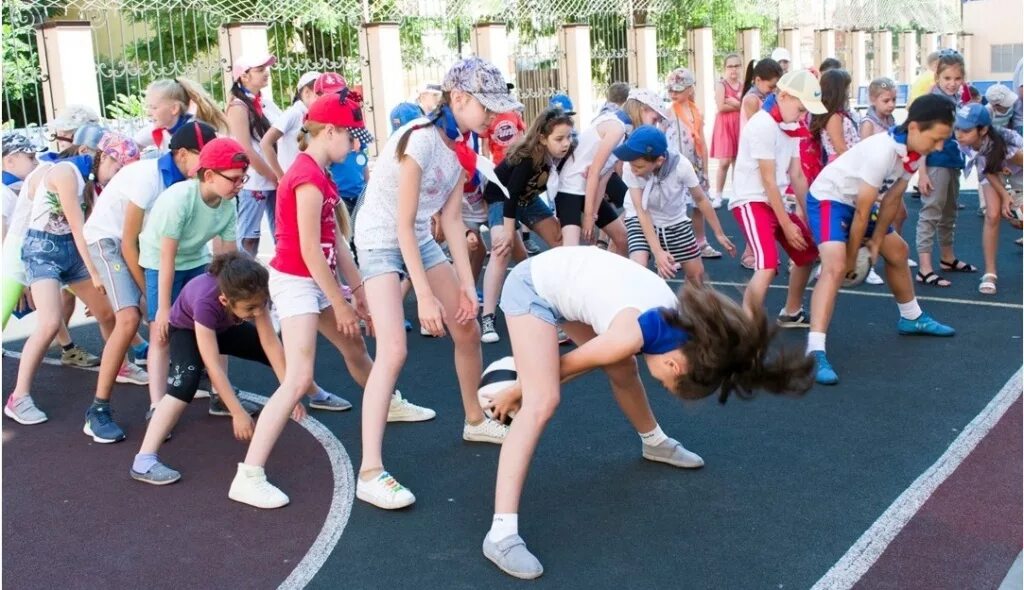 дети в подвижной игре. интересные спортивные эстафеты. бесплатная музыка для эстафет. спартакиада омск 2019 для школьников "25" бег 1.